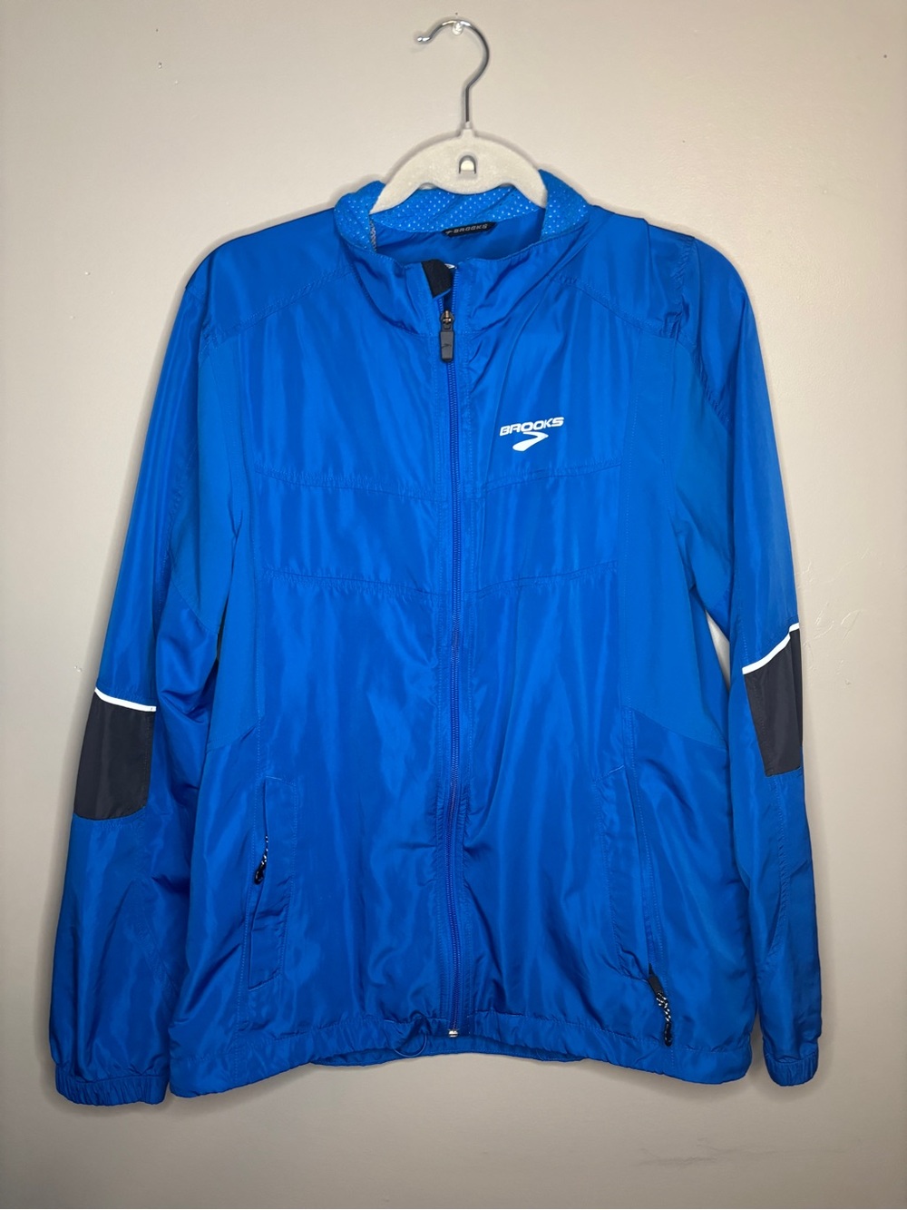 Brooks Men's Bright Blue Windbreaker with Dark Gray Accents